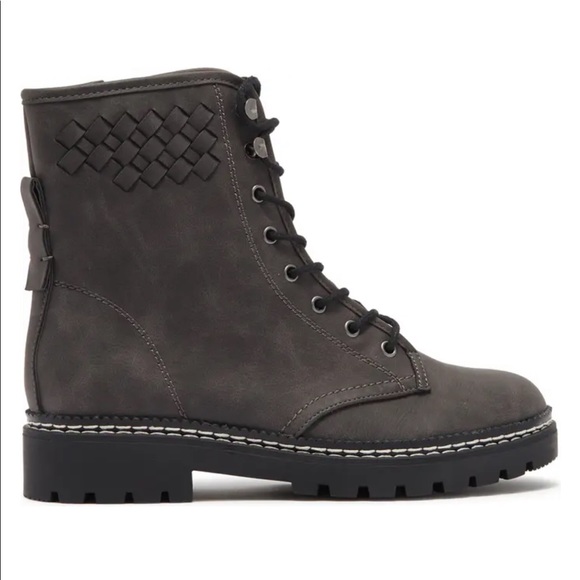 New!  XOXO Pascal Women's Combat Boots - Picture 2 of 5